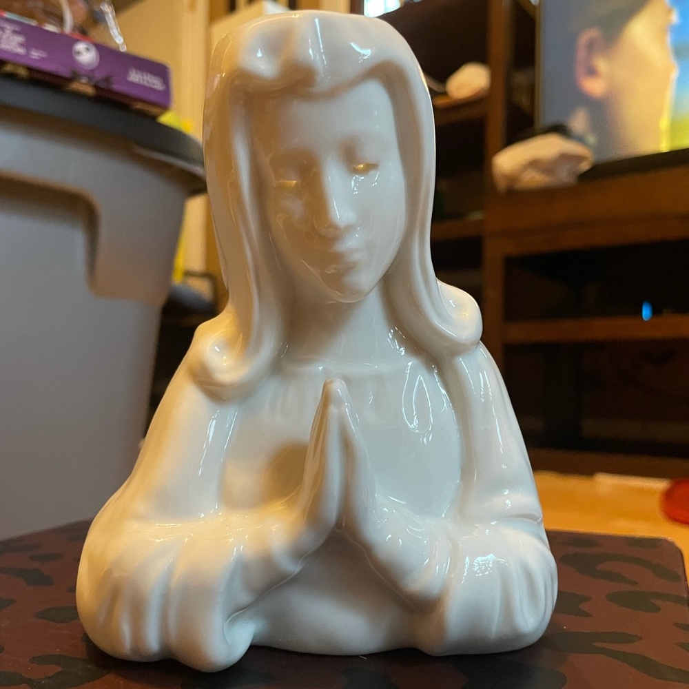 Disturbia Crying Mary Candle Holder